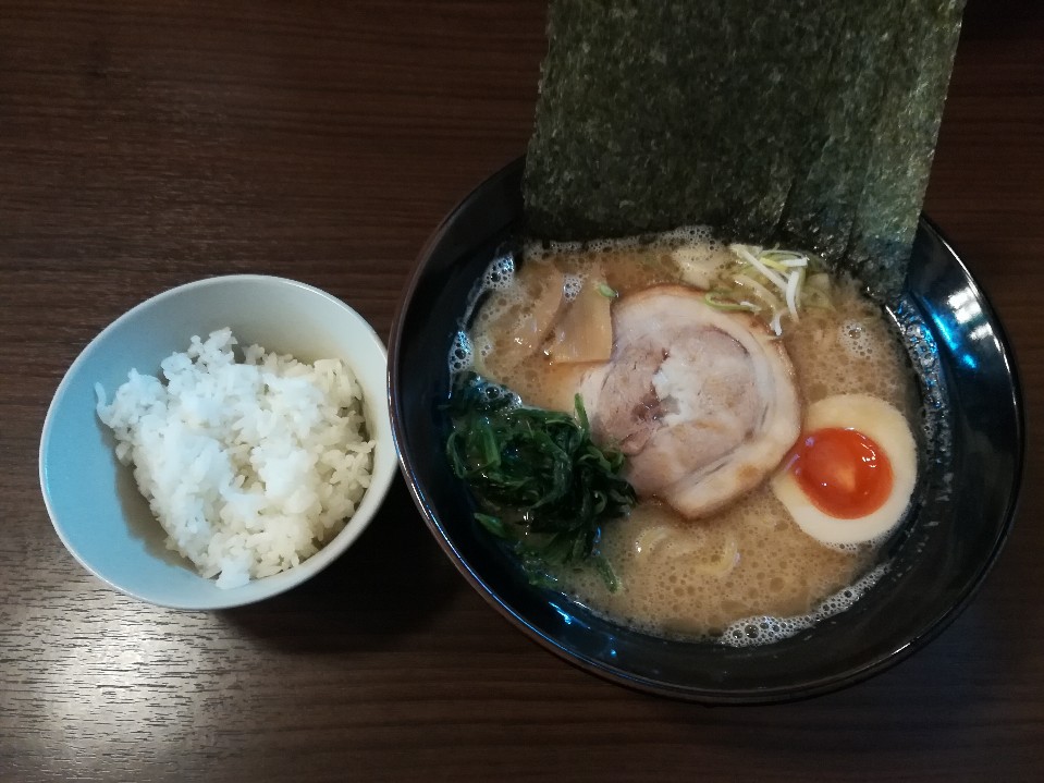 都営大江戸線大門駅から徒歩2分圏内にあ 横浜家系ラーメン 蘭家 ツクツク グルメ 投稿型グルメデーターベース