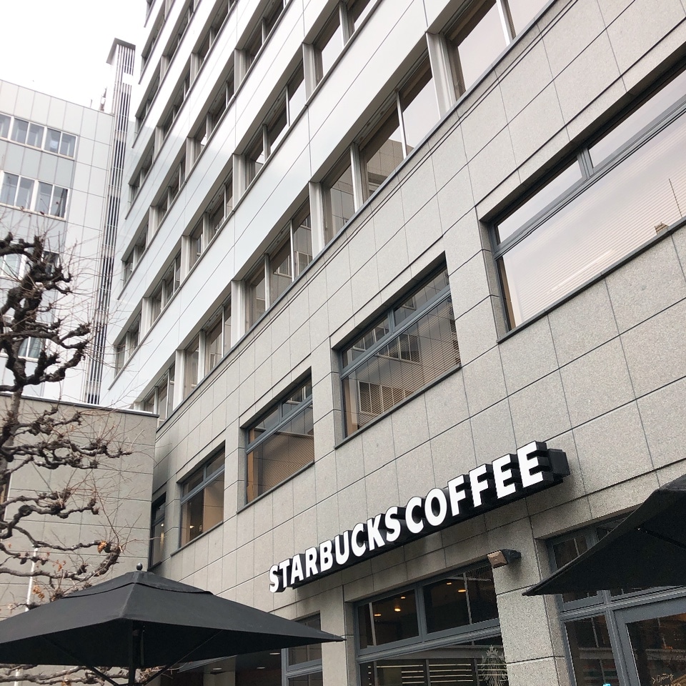 堺筋本町の交差点にあるスターバックス スターバックスコーヒー 堺筋本町店 ツクツク グルメ 投稿型グルメデーターベース