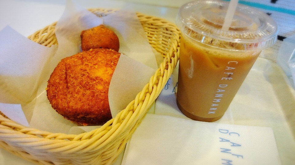 目白駅構内のイートインできる パンが カフェ デンマルク 目白店 ツクツク グルメ 投稿型グルメデーターベース