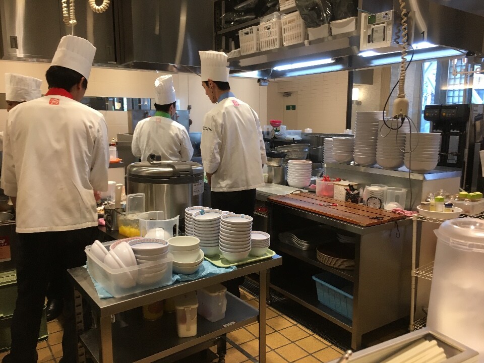 恵比寿 メディアで話題のシェフが作るイタリアン 本場の味を料理とトークで堪能 エヴォルツィオーネ Favy ファビー