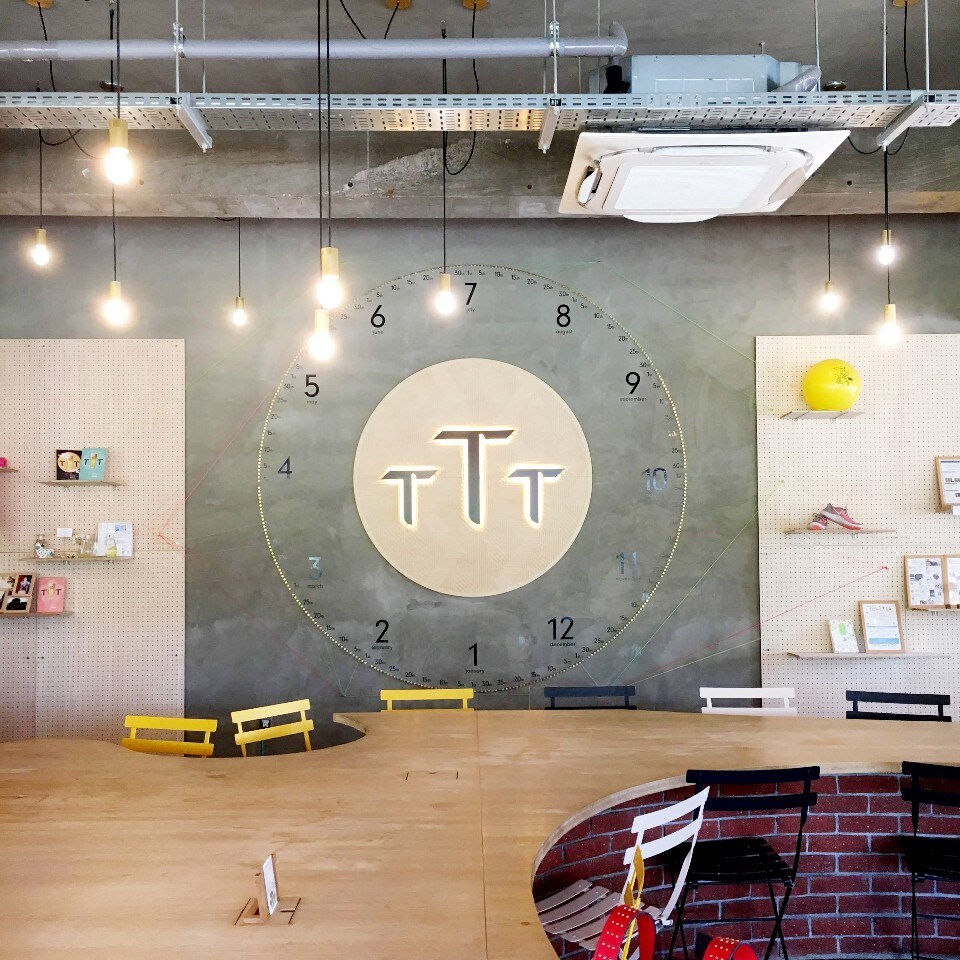 明石公園の敷地にあるオシャレで拓けた Ttt ツクツク グルメ 投稿型グルメデーターベース