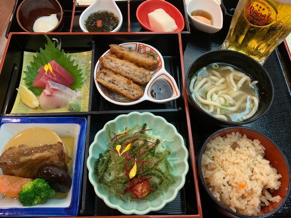 国際通りでお食事をするなら御菓子御殿 琉球ダイニング松尾 御菓子御殿 松尾店 ツクツク グルメ 投稿型グルメデーターベース