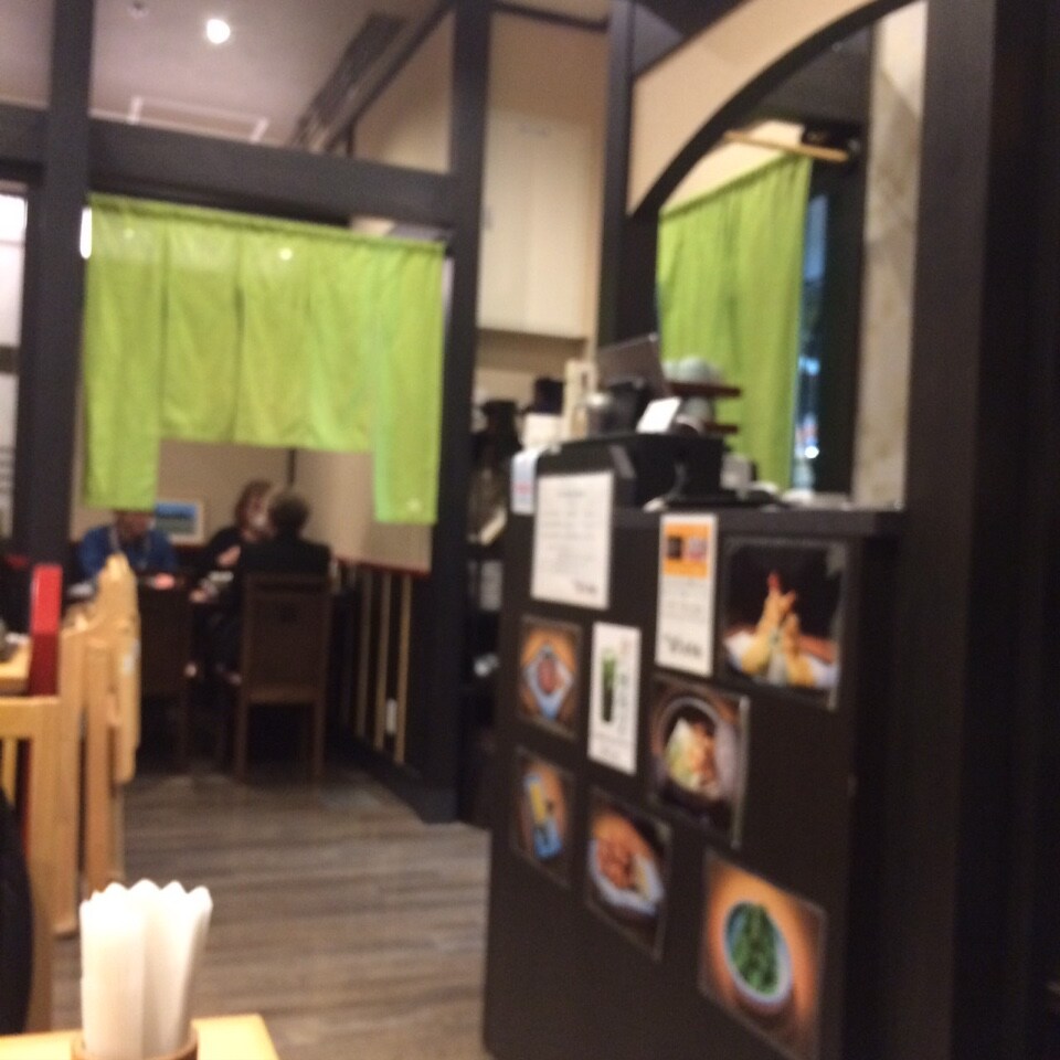 元気なスタッフさんが出迎えてくれます 蕎麦きり京橋 山茂登 ツクツク グルメ 投稿型グルメデーターベース