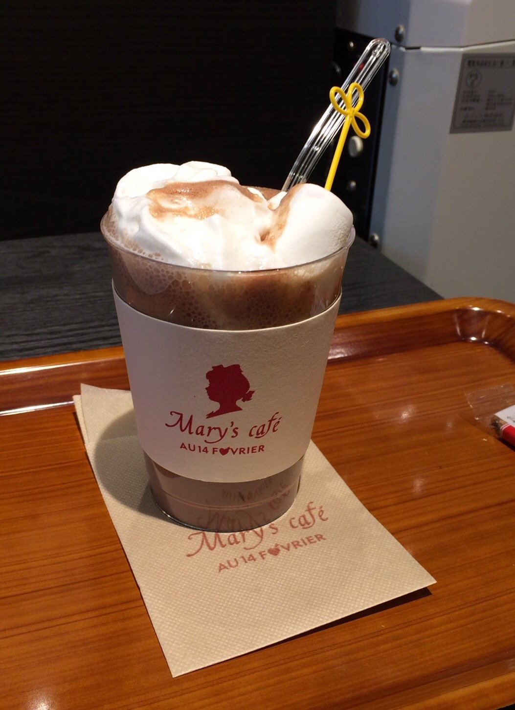 東京駅の近くにある大きい郵便局の建物k メリーズカフェ ツクツク グルメ 投稿型グルメデーターベース