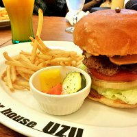 burger house UZU   (ウズ)